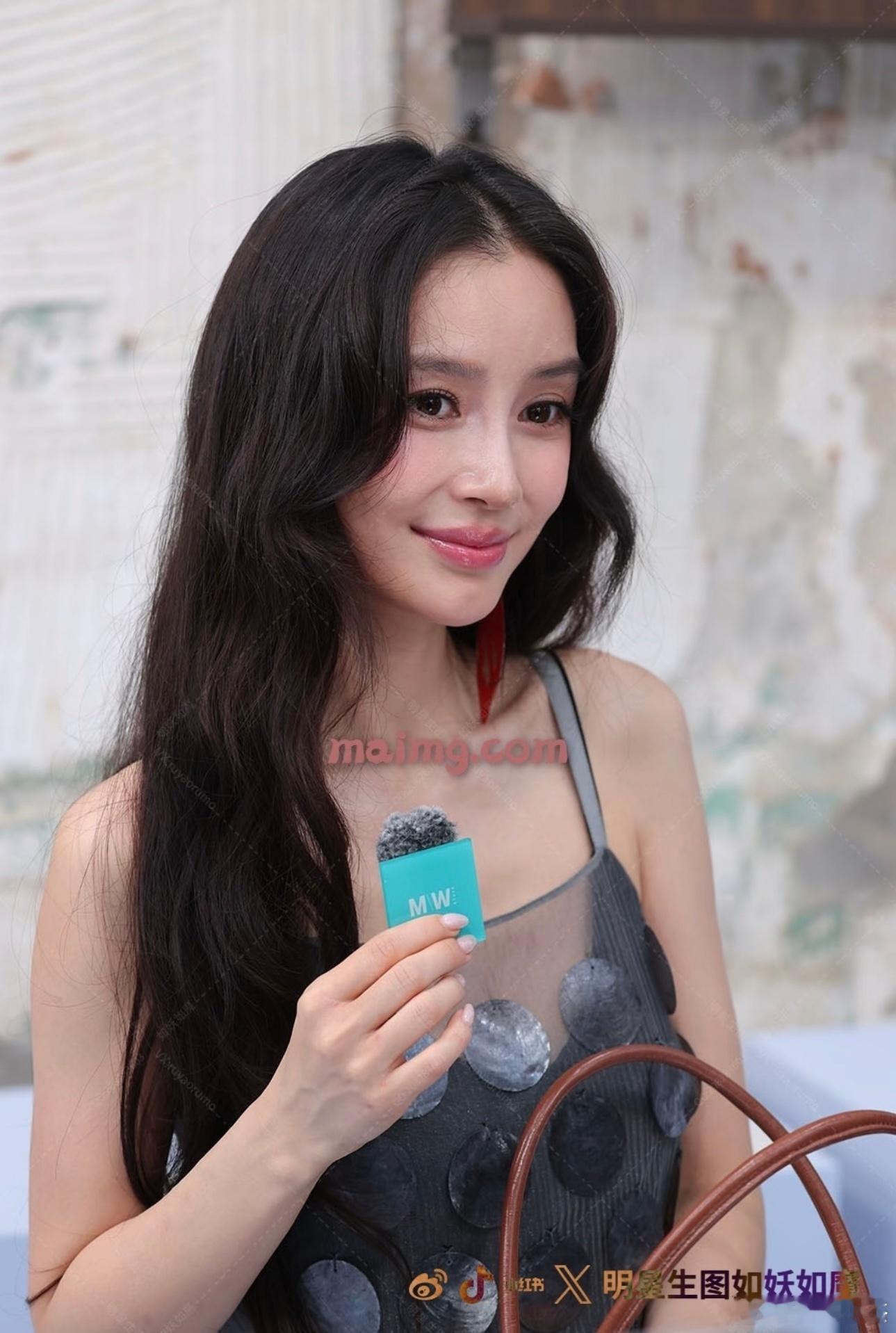 Angelababy米兰live ｜angelababy 真生图不愧为杨不修 ​