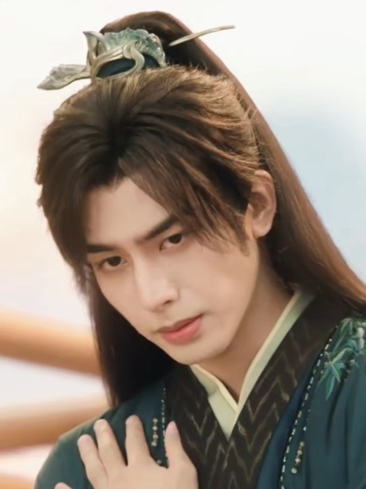 宋威龙第一次演仙侠宋威龙第一次演仙侠太惊喜！千香里书生变魔尊，两种气质反差超大，