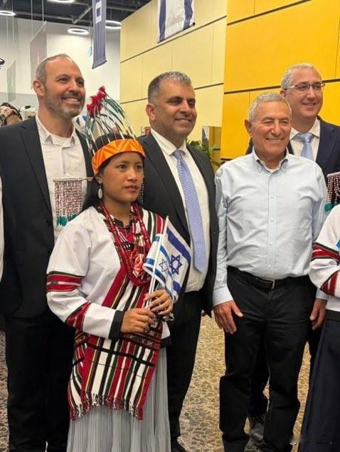 以色列这波操作真的秀！
以色列从印度北部贝内·梅纳什犹太社区接来240名印度人，