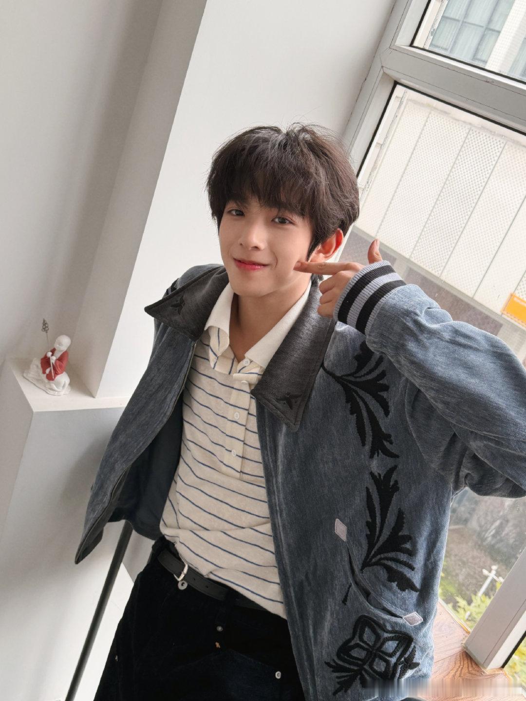 陈浚铭抢黄朔直播间📢让让让让【门面来啦】❗❗听说你想了解TF家族四代陈浚铭❓❓