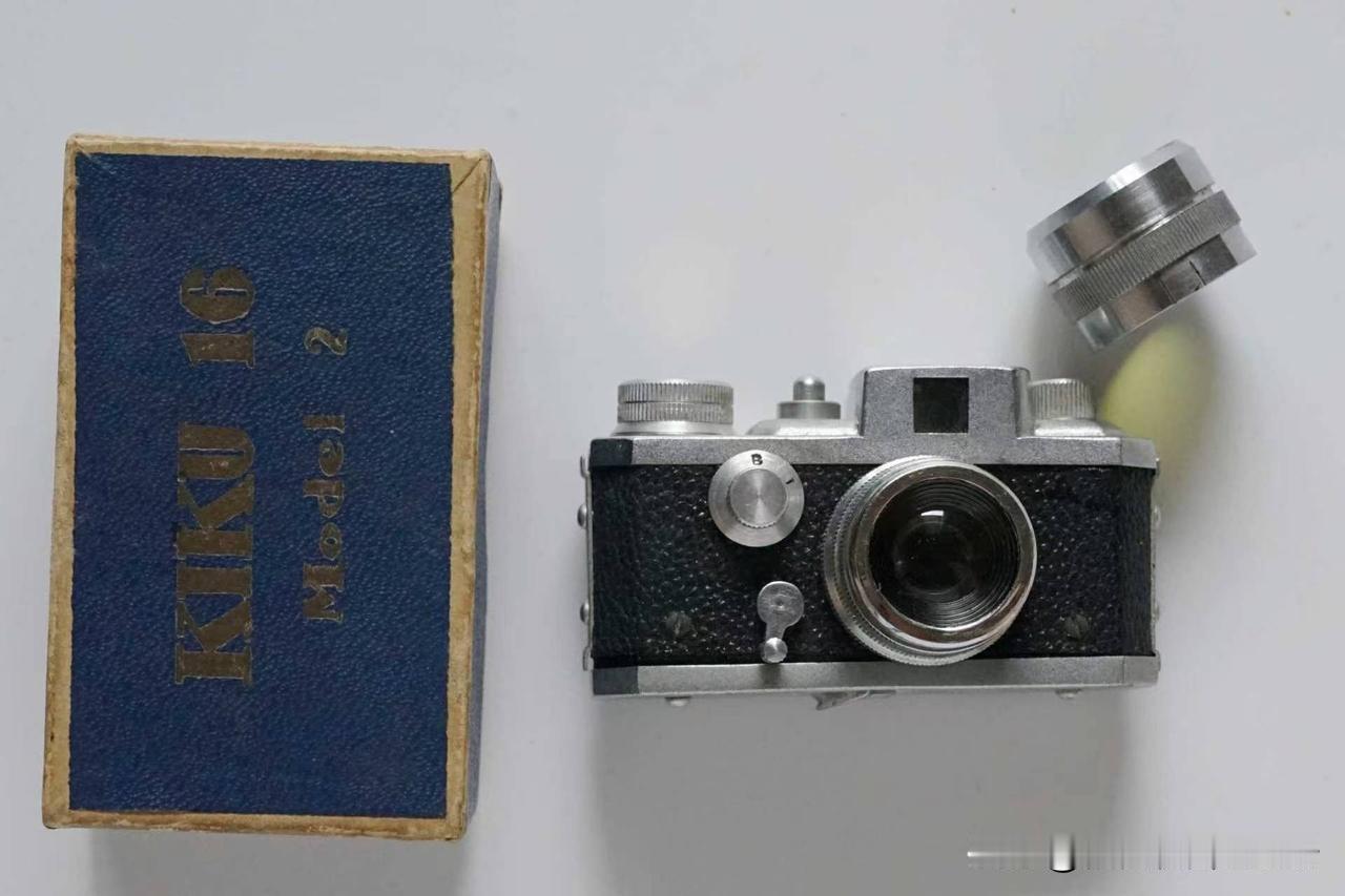 带有包装盒的日本Kiku 16 II型微型相机！

该机最早的亮相，是在1957