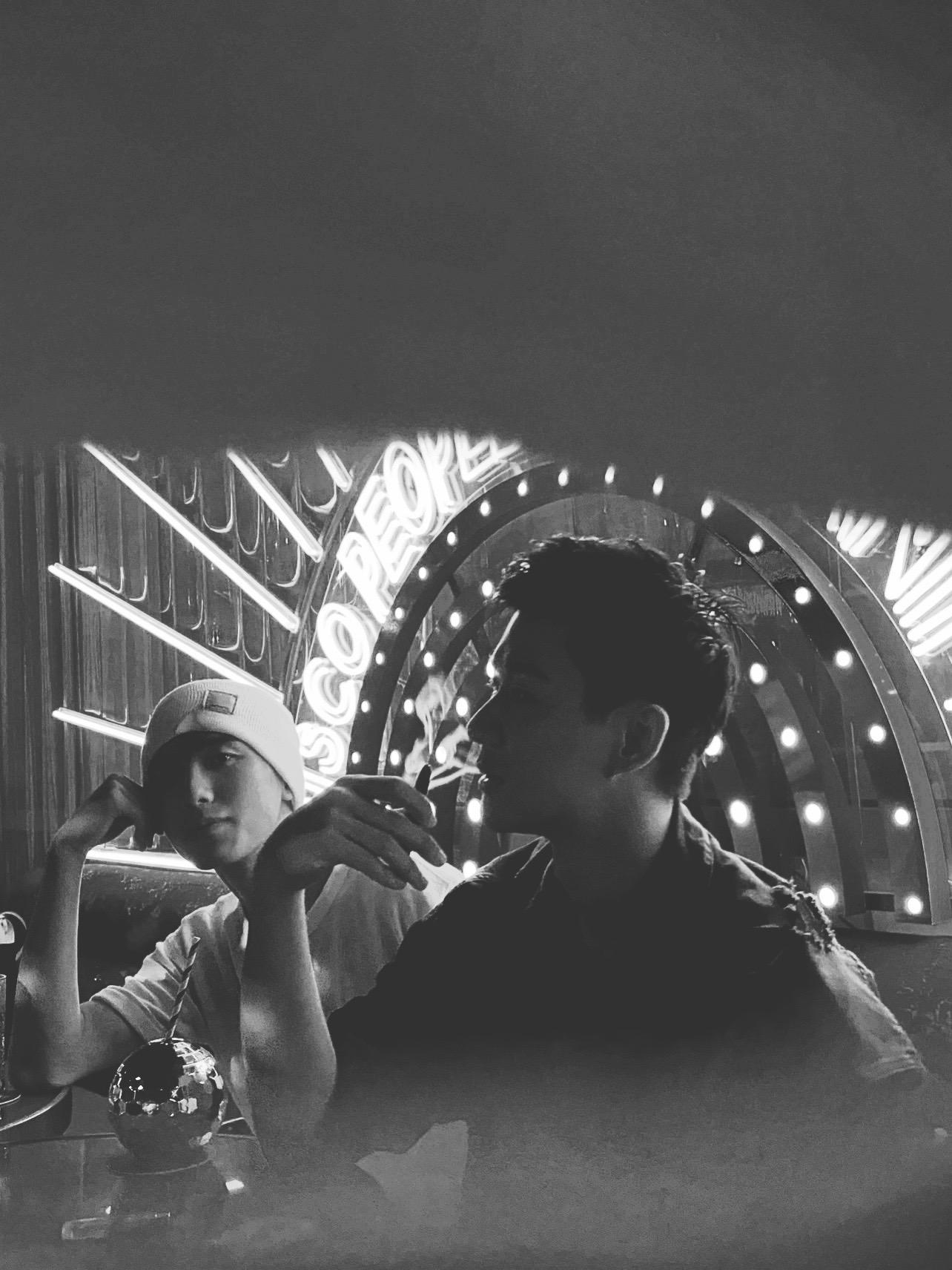 我想变成一个很淡的人 淡到任何人和关系都 伤害不了我