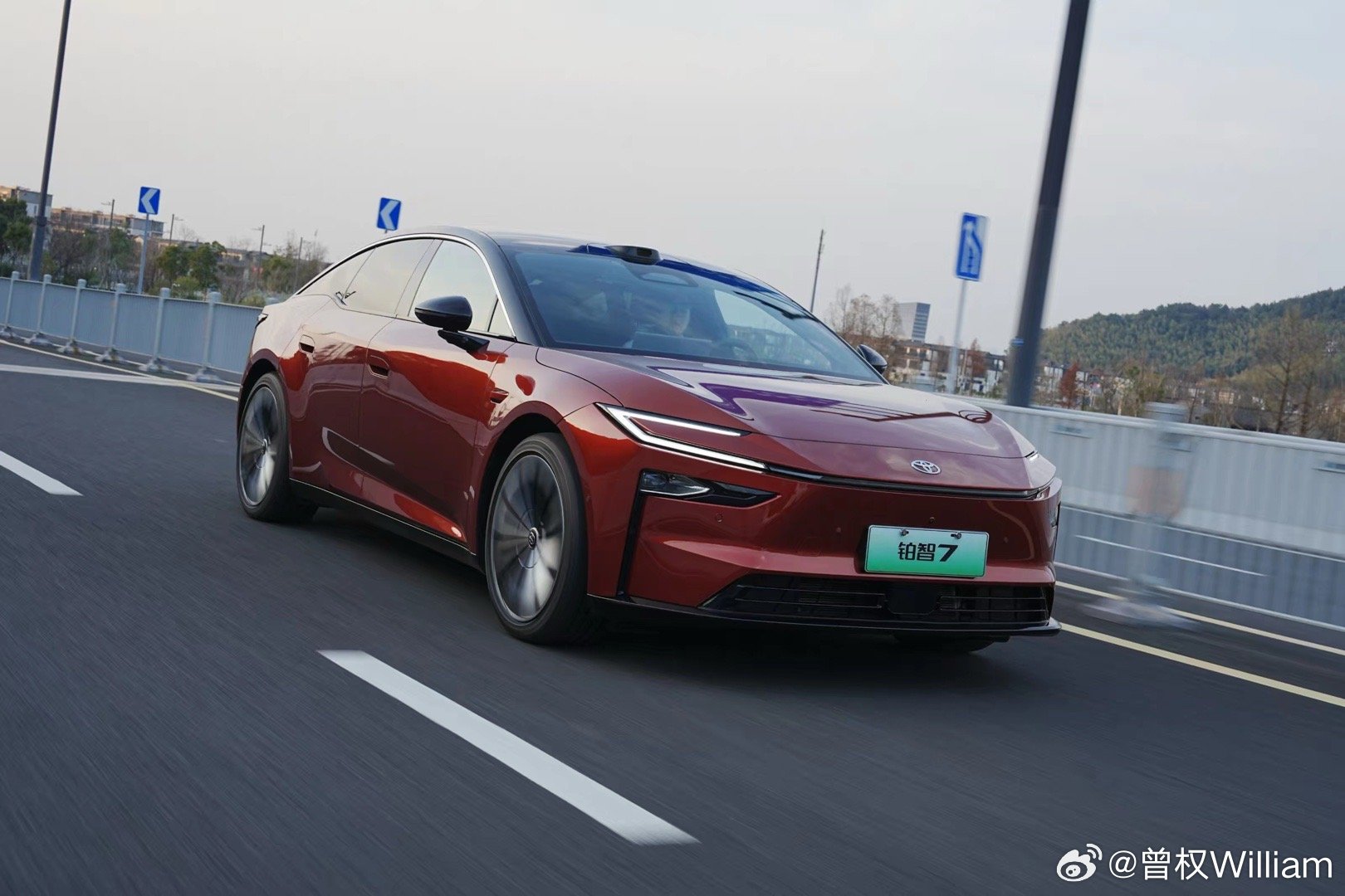 铂智7首测释放了什么信号？铂智7首轮媒体动态试驾已正式启动。作为20万内纯电轿车