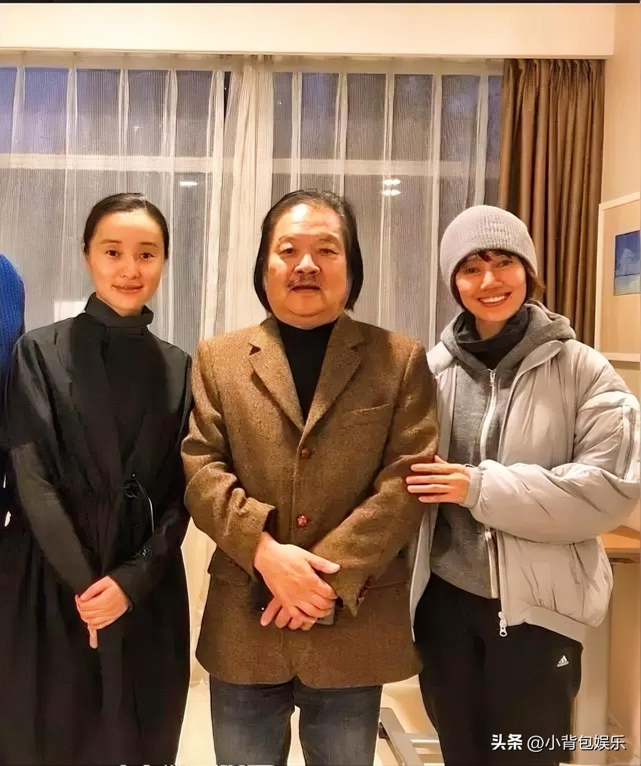 左边的是吴越，右边戴帽子的女生是谁啊？笑的真甜美，气质也是很好。