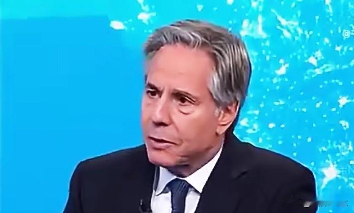 主持人:“有人问他（普京）想要什么？他究竟想要什么？”

布林肯:“首先，他肯定