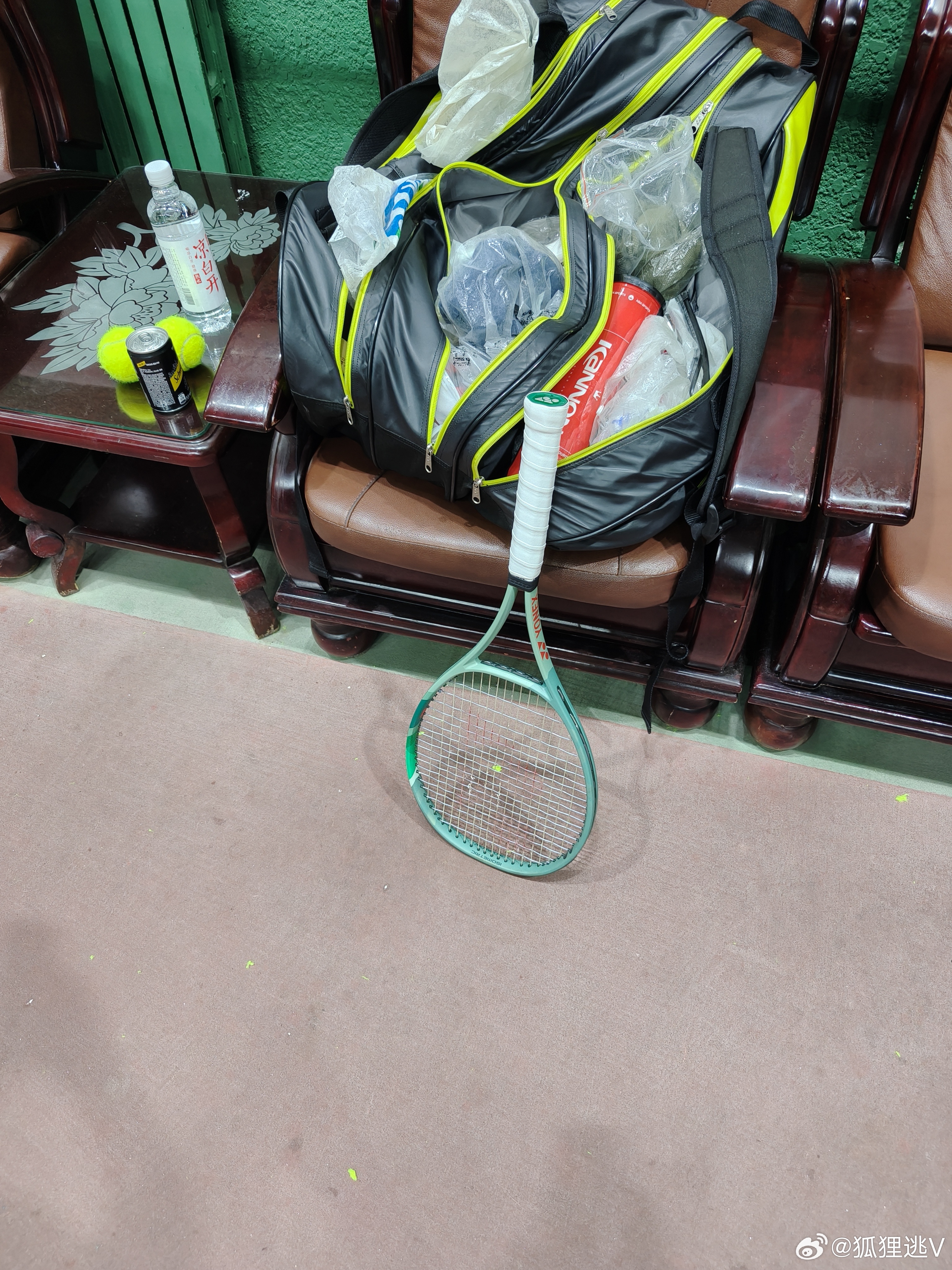 鉴于昨天在星河湾一练中出现了对室内硬地不适应的问题，今天特别进行了“适硬性”训练