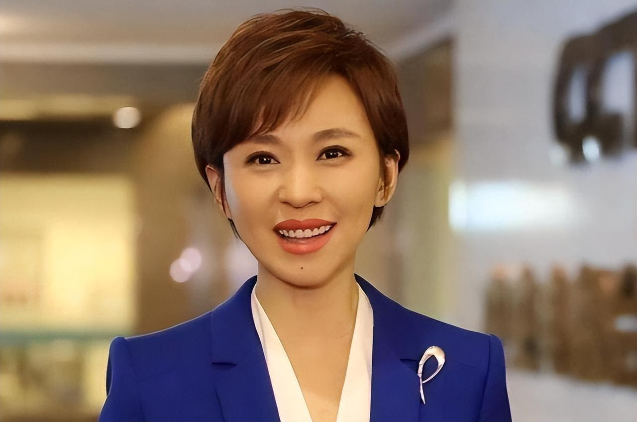 主持《新闻联播》最久的主持人
[熊猫]欧阳夏丹 - 45岁 主持9年
[熊猫]海