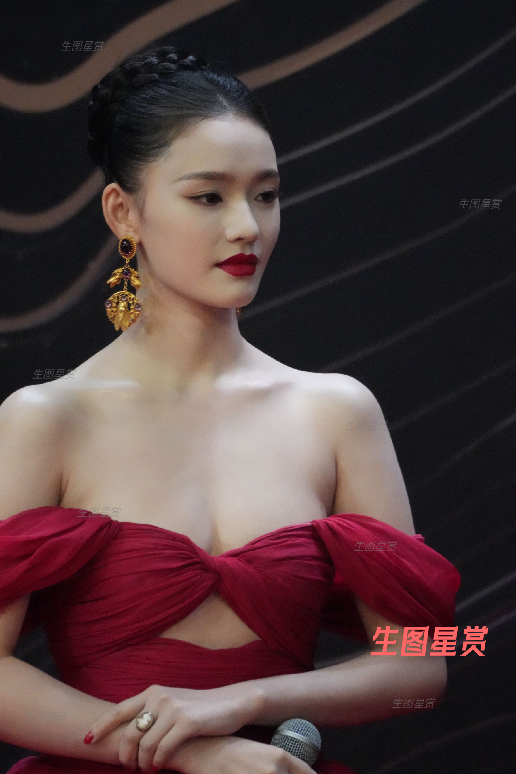 林允星光大赏千金复古妆，美艳好靓🌹 ​​​
