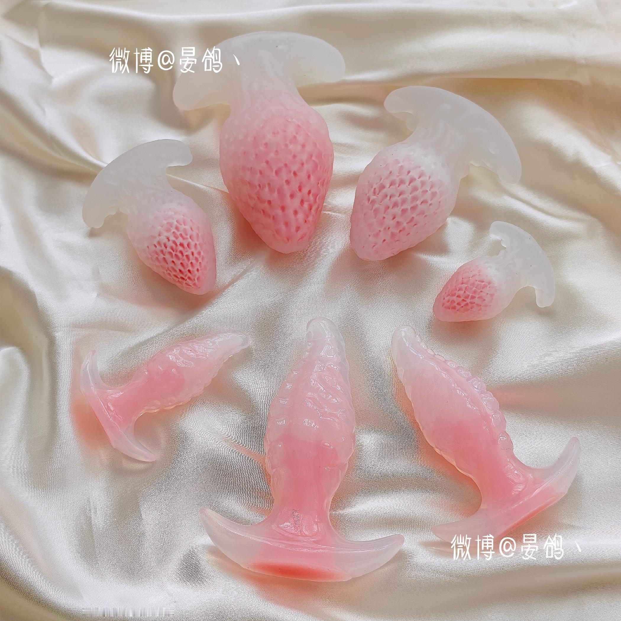 家出塞子出上瘾了！草莓塞子大战触手塞子hhhhh ​​​