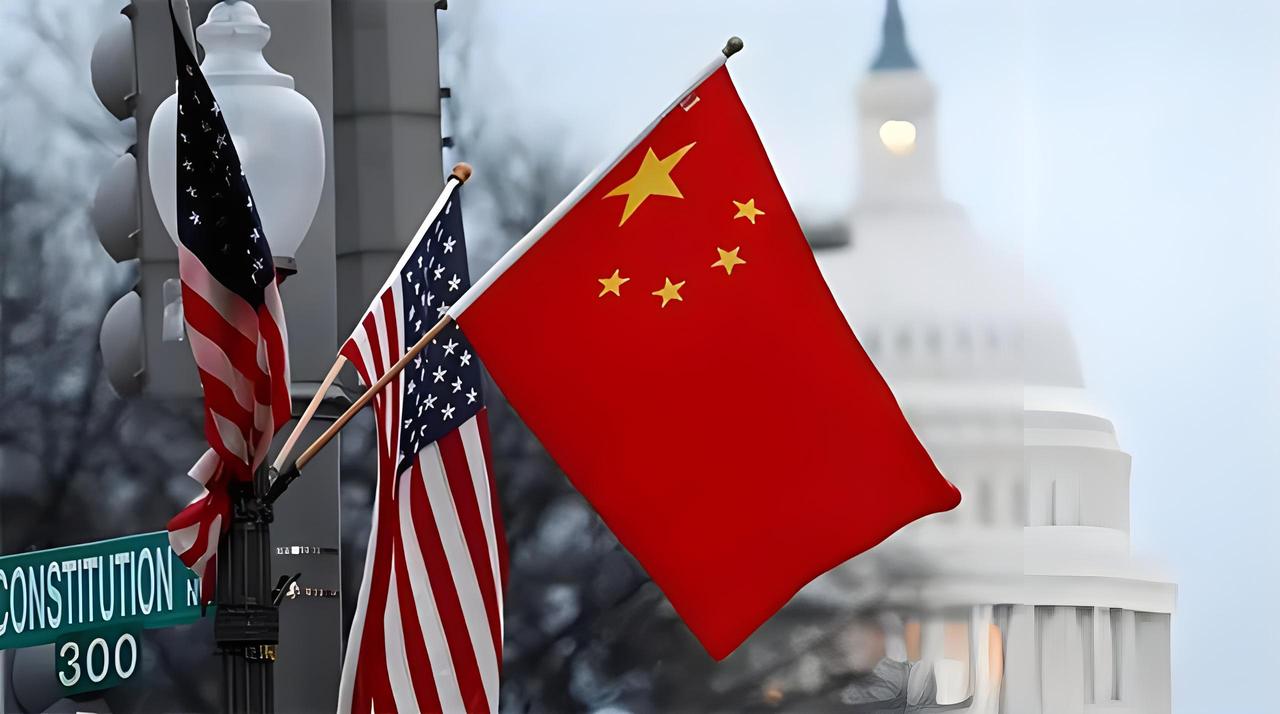 近十年以来，被美国制裁最多的十个国家排名：

1、俄罗斯：被制裁1580项；

