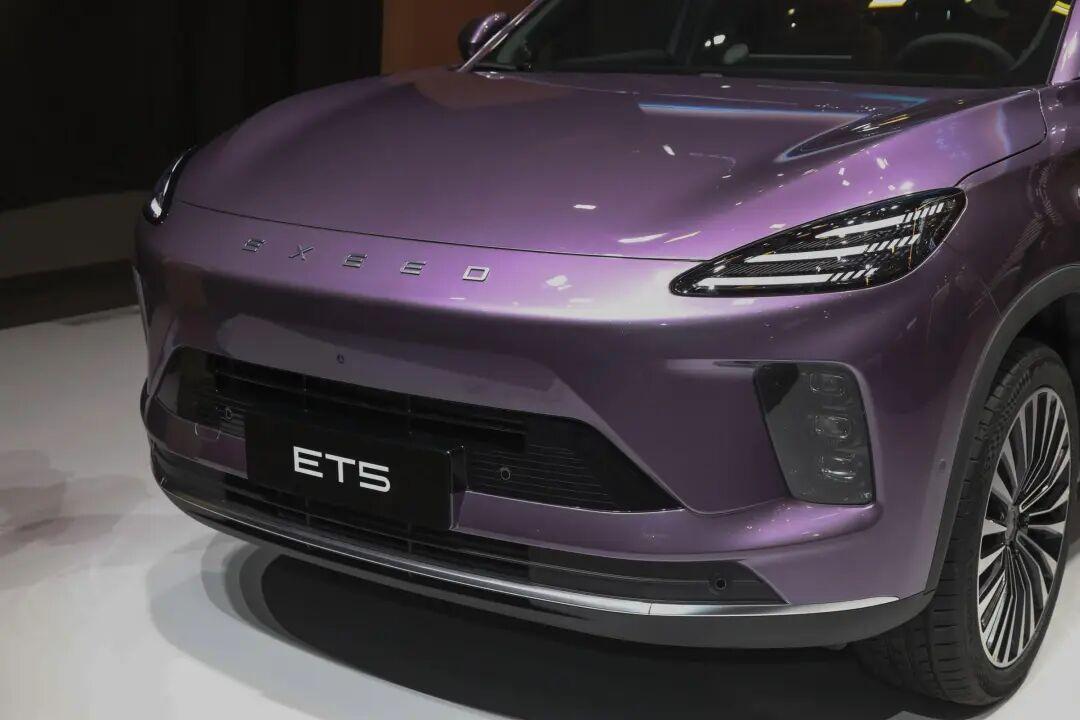 昨天看了星途ET5的上市发布会，价格确实挺狠的。顶配带激光雷达的版本才14.99