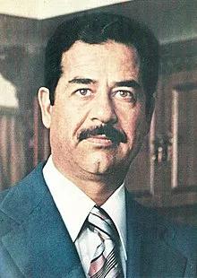 竟然有公知在那编造已故的伊拉克总统萨达姆与霍梅尼惺惺相惜的东西。实际上，萨达姆对