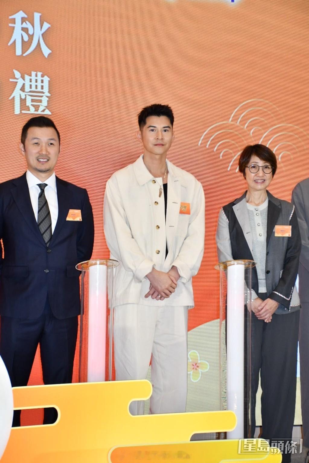 陈家乐为女儿入学面试十分头疼，英语水平一般，被连诗雅逼着全程用英语对话练习陈家乐