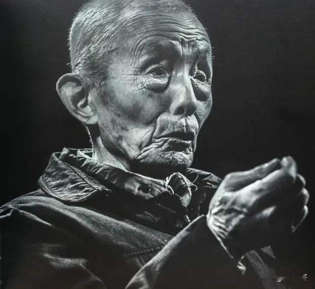 2025年12月13日是第十二个南京大屠杀死难者国家公祭日。88年前，侵华日军制