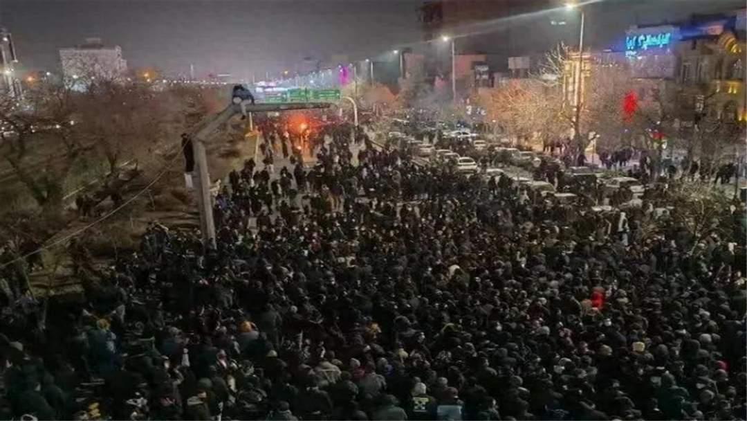 特朗普：枪已上膛准备出发！一觉醒来，伊朗全境互联网被掐断。

大战一触即发！伊朗