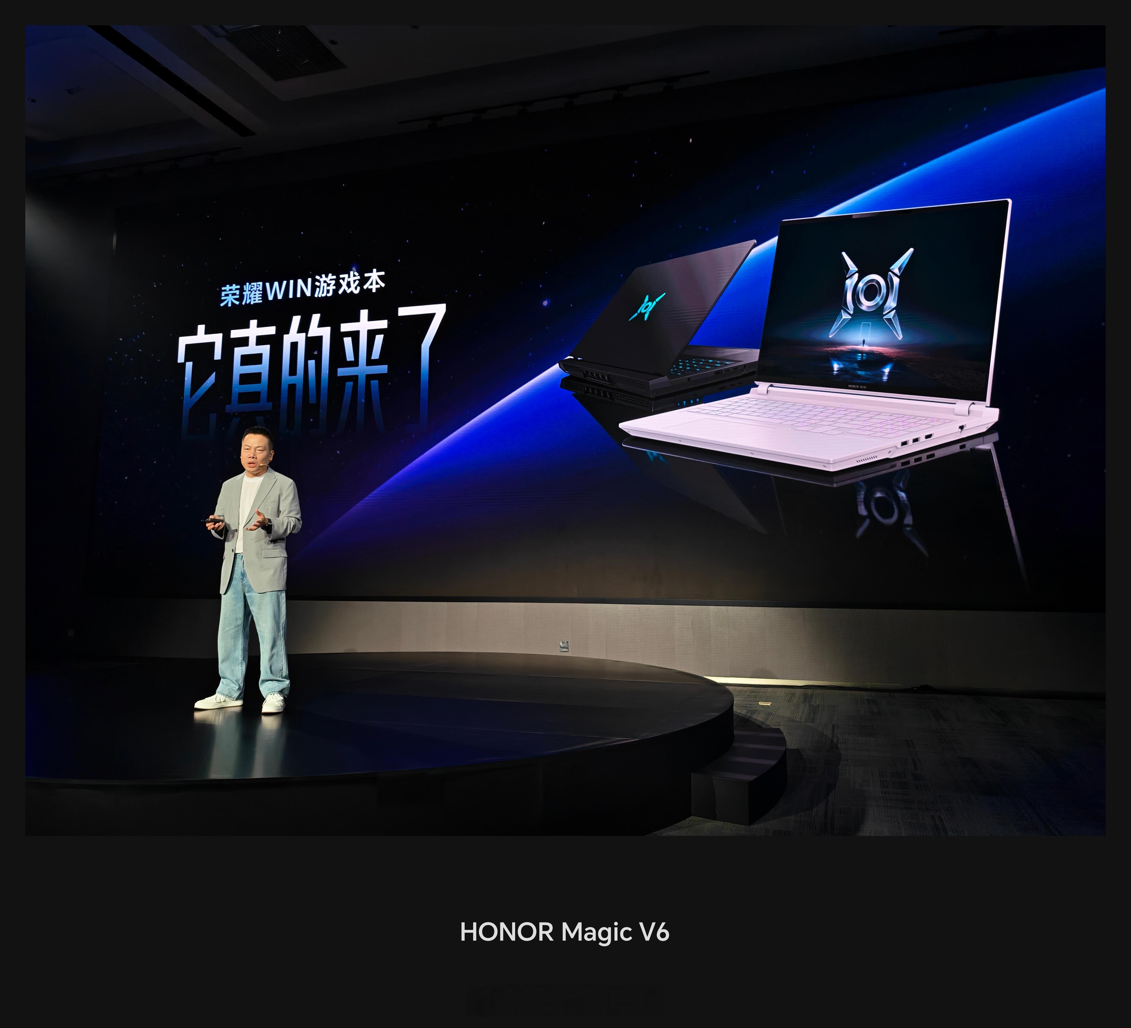 荣耀 WIN 系列游戏本，分成 H9 和 H7 两个型号，顶配最高 270W 性