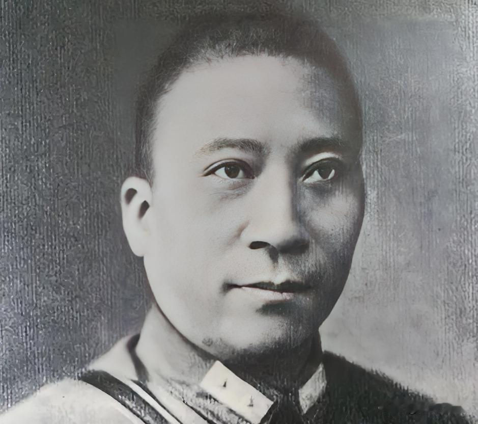 晚年张学良晚年吐露过往隐情，直言西安事变真正的主导核心人物实为杨虎城。早年身处软
