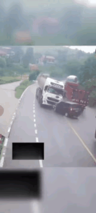 弯道不超车，千古不变的定律，非得有人炫技。