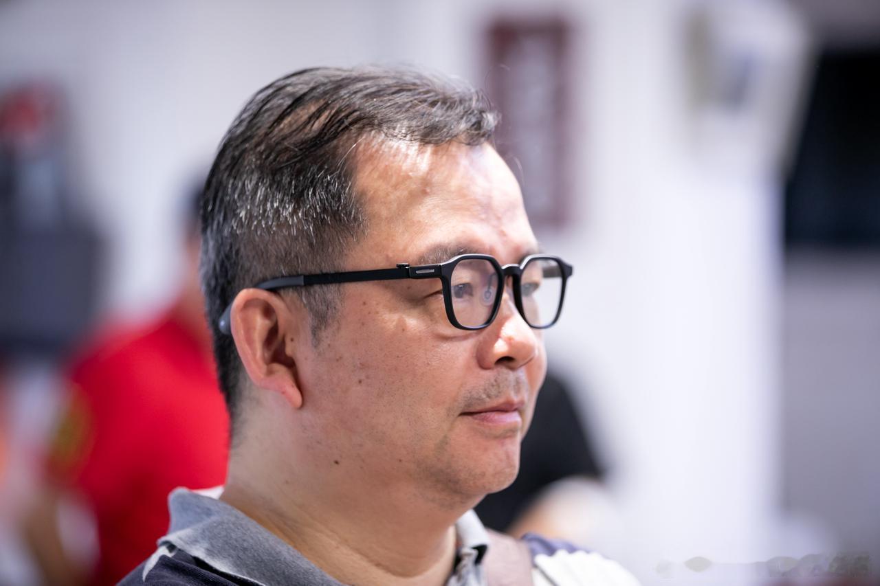 一次体验活动能够展示功能，却不能替所有使用者作出判断。AI眼镜为听障朋友提供实时