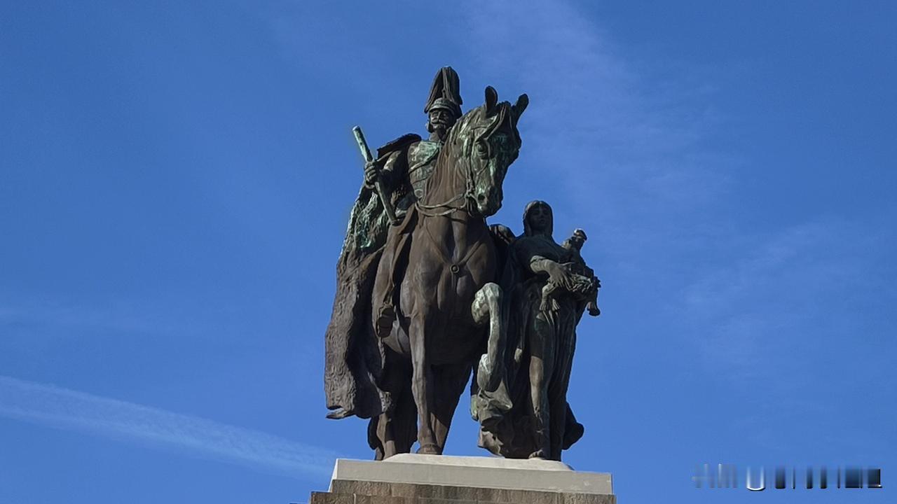 我的此次欧洲之旅是沿莱茵河游览，今天到了德国的科布伦茨，这是德国西部的著名历史文