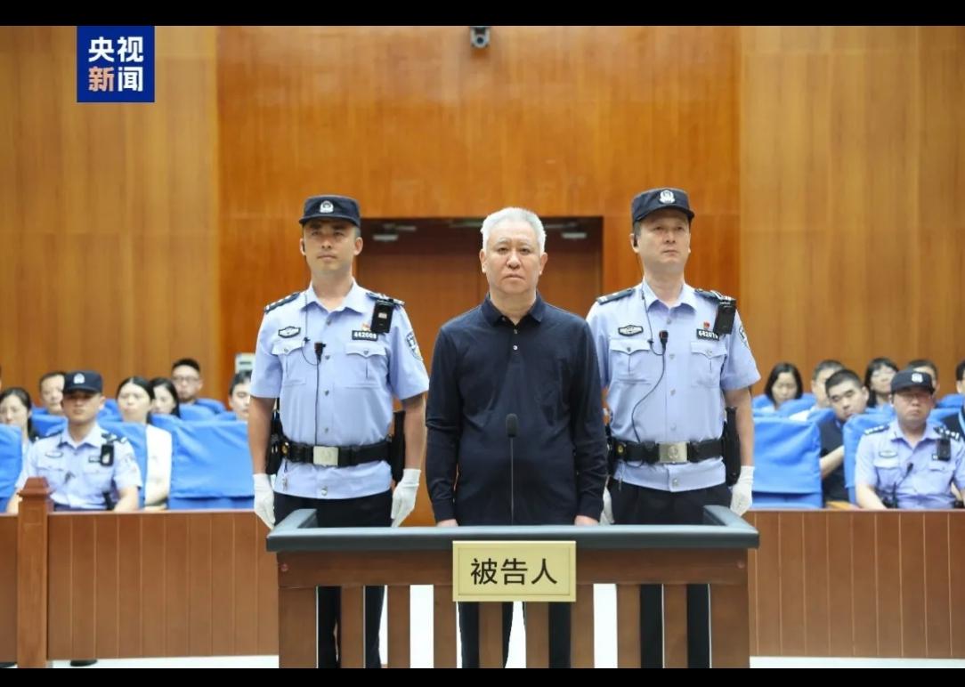 恒大许家印被判处无期徒刑，正义可能会迟到，但是不会缺席。多少人买了恒大的房子，交