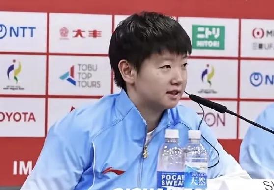 孙颖莎对早田希娜保持了二十一连胜。
看看她们怎么样说的话。
早田希娜说，我更强烈
