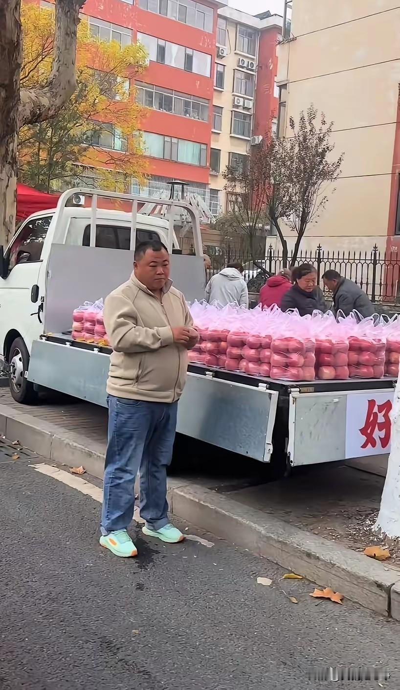 这个时代几乎所有的人都在抱怨说钱不好挣，生意不好做。
可是又有多少人真正反过来自