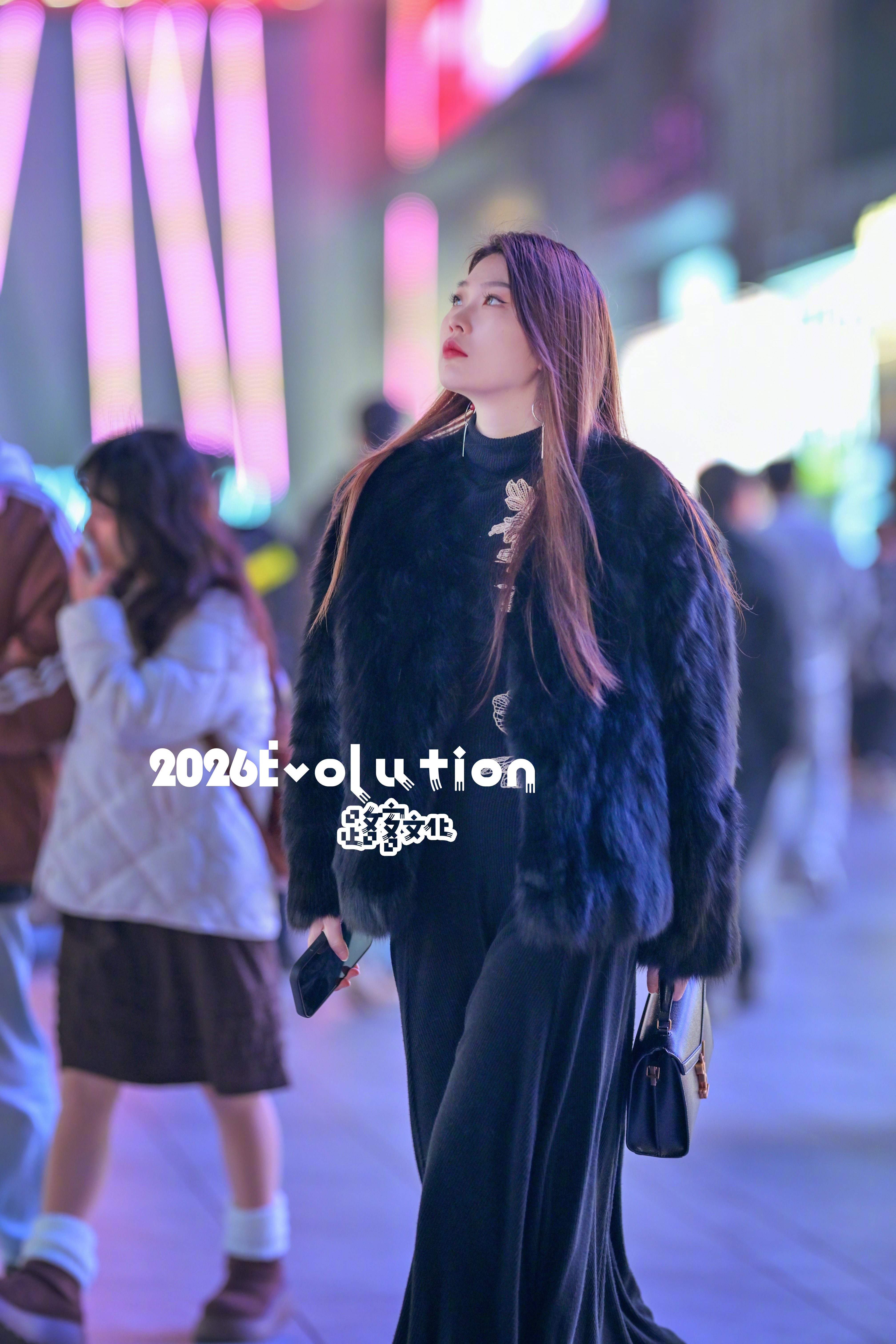 抬头45°刚刚好拍照 