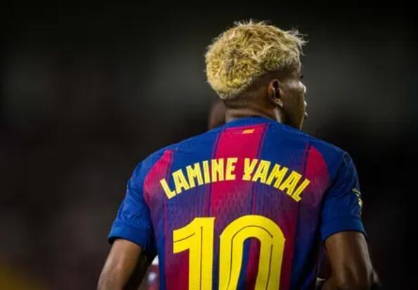 据统计，年仅18岁的亚马尔本年度完成了285次成功过人，这一数据在五大联赛的所有