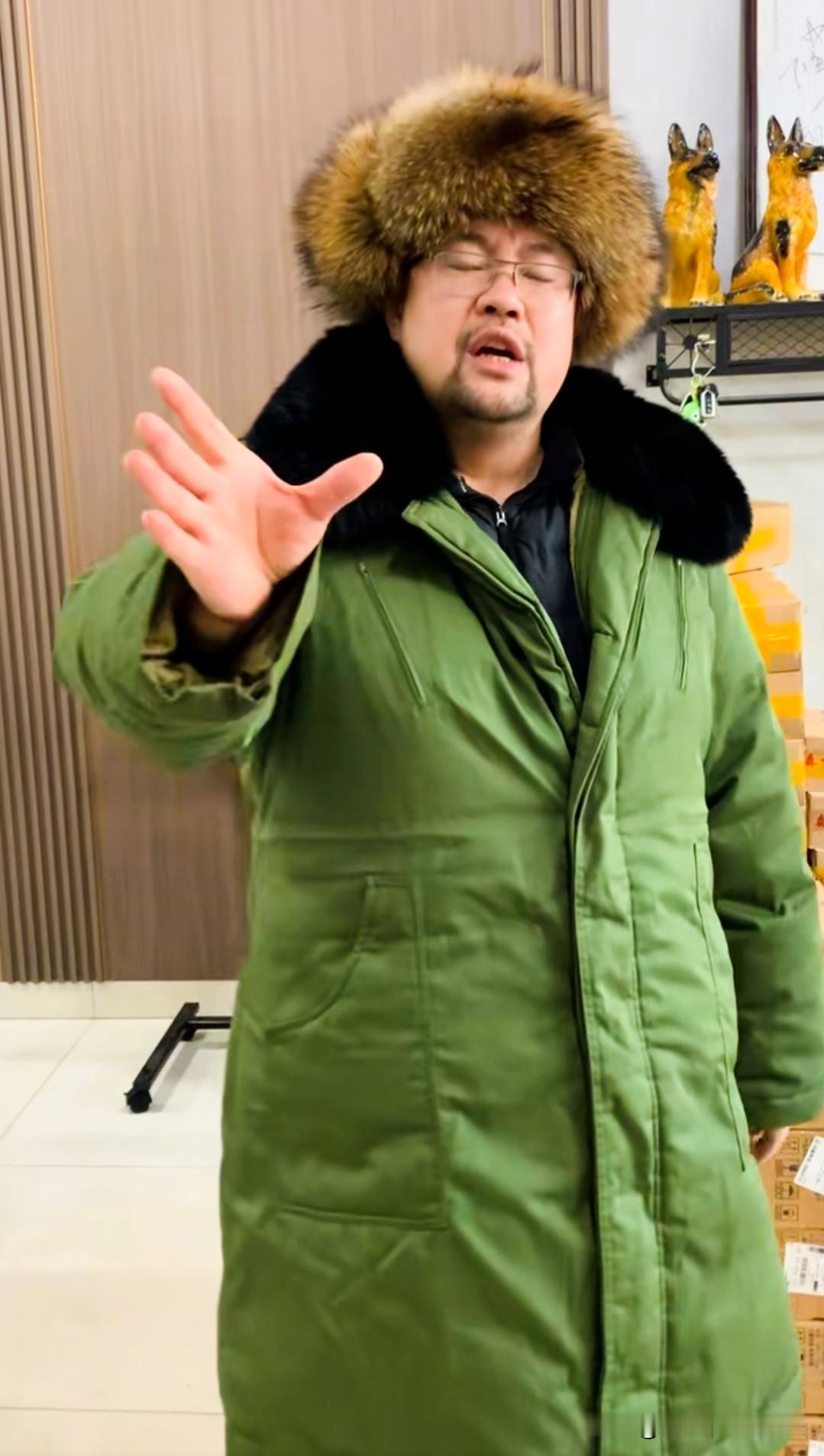 cba和抖音合作后，贾队长成为第一批先富起来的主播，辽宁男篮100万粉丝主播贾队