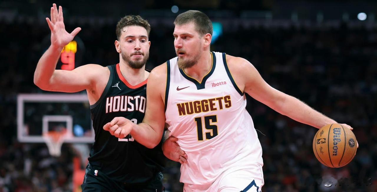 火箭队、掘金队三番战来了！

明天凌晨6点，火箭队将继续客场挑战掘金队，这是两队