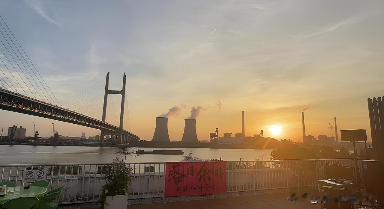 他是中国“越狱之王”，知识改变命运的典型代表！第一次为了爱情搞诈骗，被抓进看守所