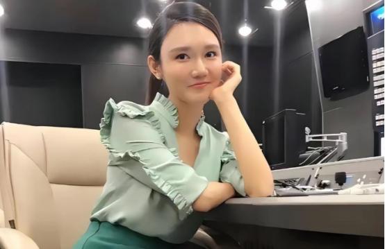 特意深挖了下龙洋的身世背景，不了解不知道，了解完真的很意外，龙洋压根不是网传的后
