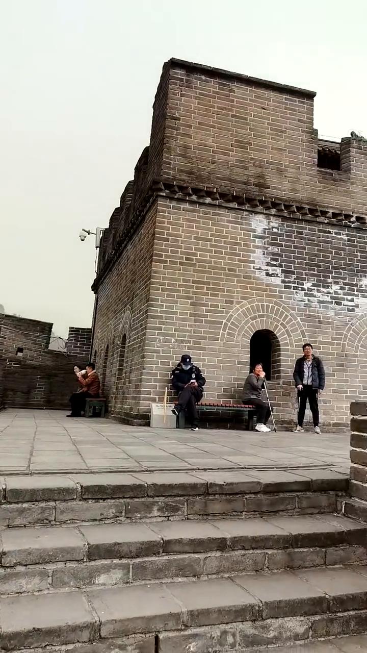 禁止吸烟，禁止刻画。禁止吸烟，禁止刻画。继续吸烟，继续刻画。吸烟，禁止刻画。