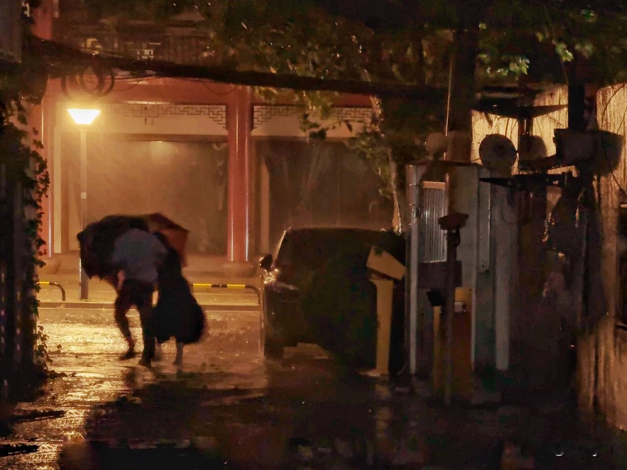 台风夜景～20240916常州，贝碧嘉台风来袭常州，公交车停运，外卖叫停，下午骑
