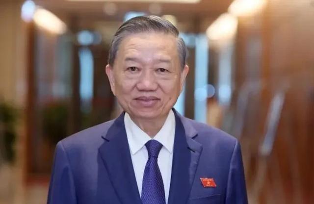 苏林真的是人才，买俄罗斯的武器很贵，买中国的武器没面子，于是他突发奇想，直接买印