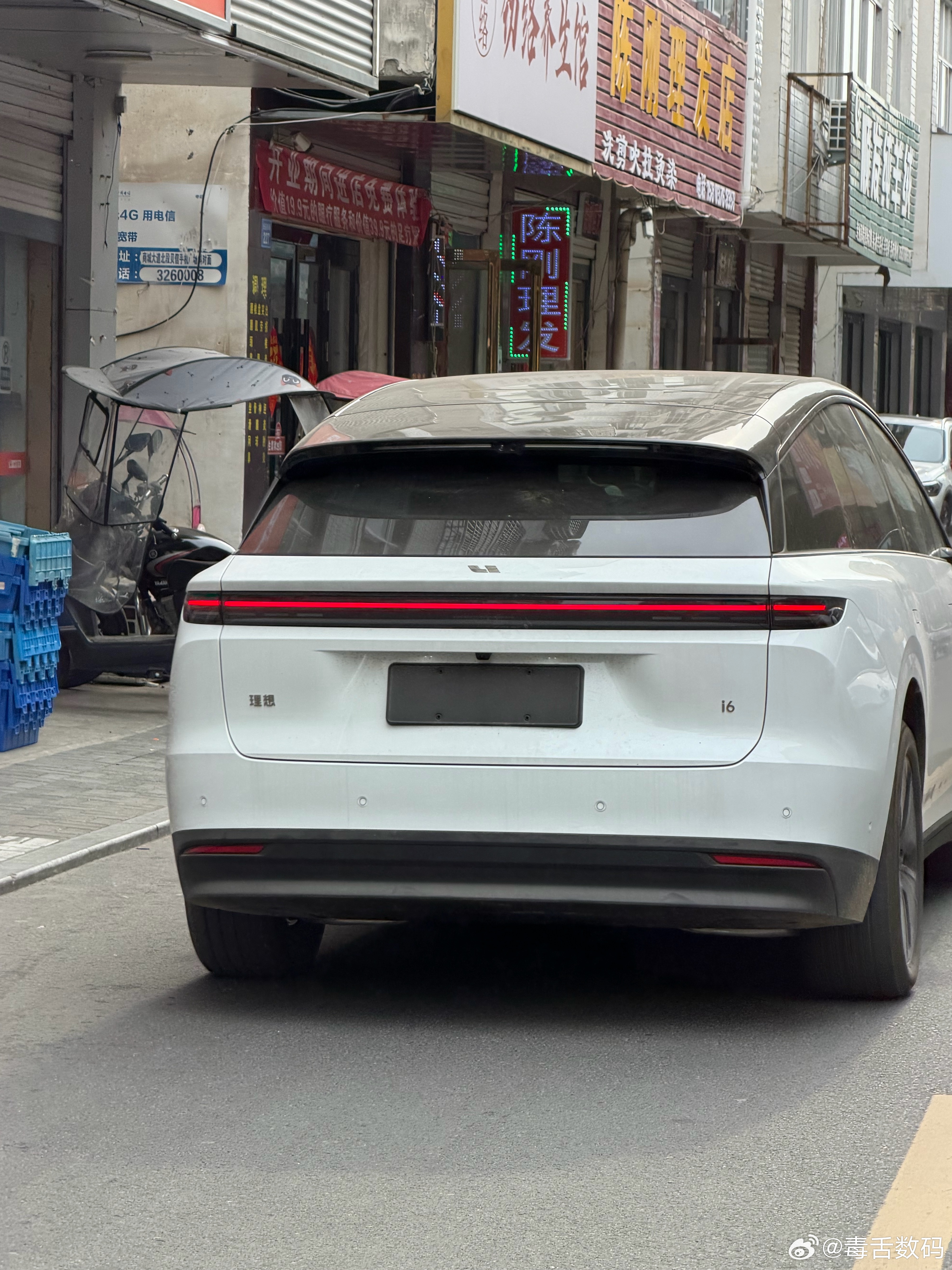 后悔选了BBA的年轻人其实没什么后悔的，情绪价值也是价值。不过我感觉新势力的豪华