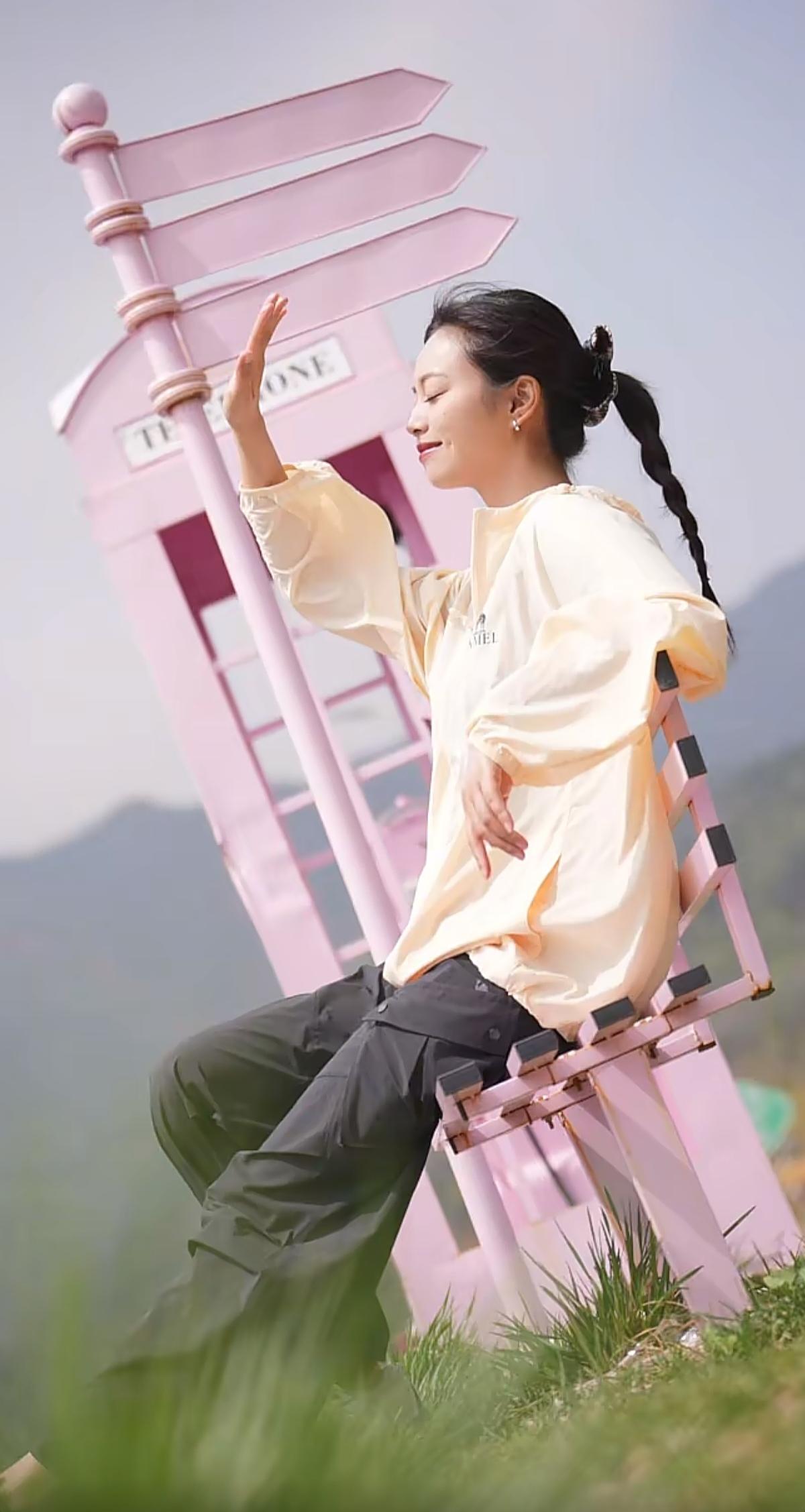 与辉同行主播小贝春日的一组美照！