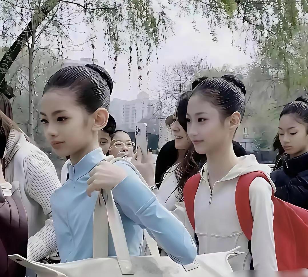 北京戏剧学院的果然都是高颜值，未来有希望成为女明星。 