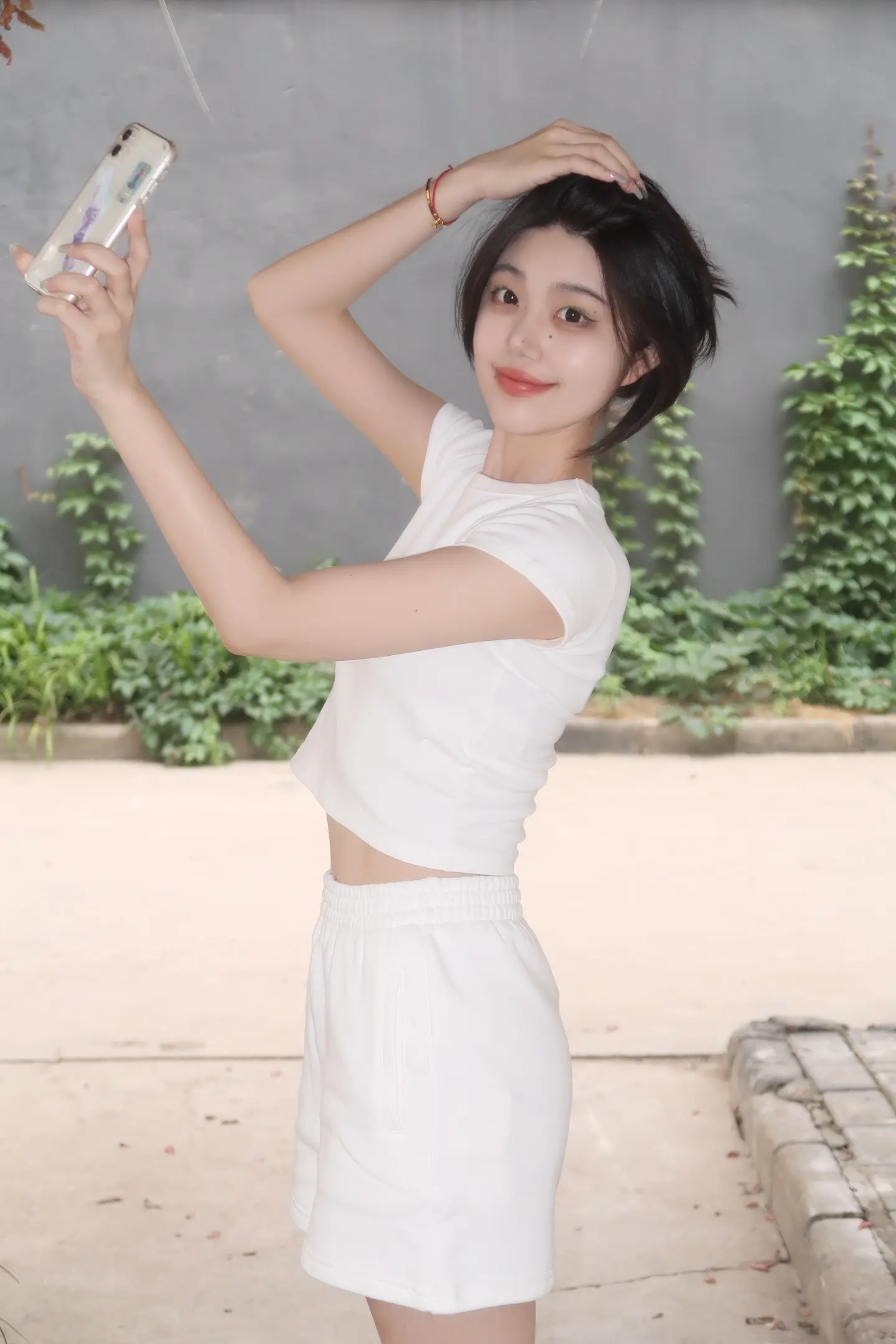 纯白夏日。