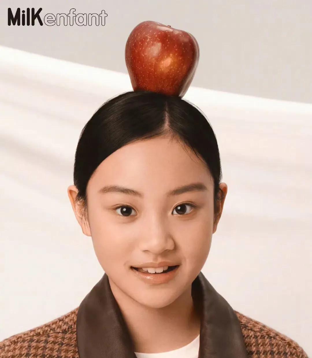 李小璐的女儿，引发热议！

12月23日，李小璐的女儿，年仅11岁的甜馨引发了热