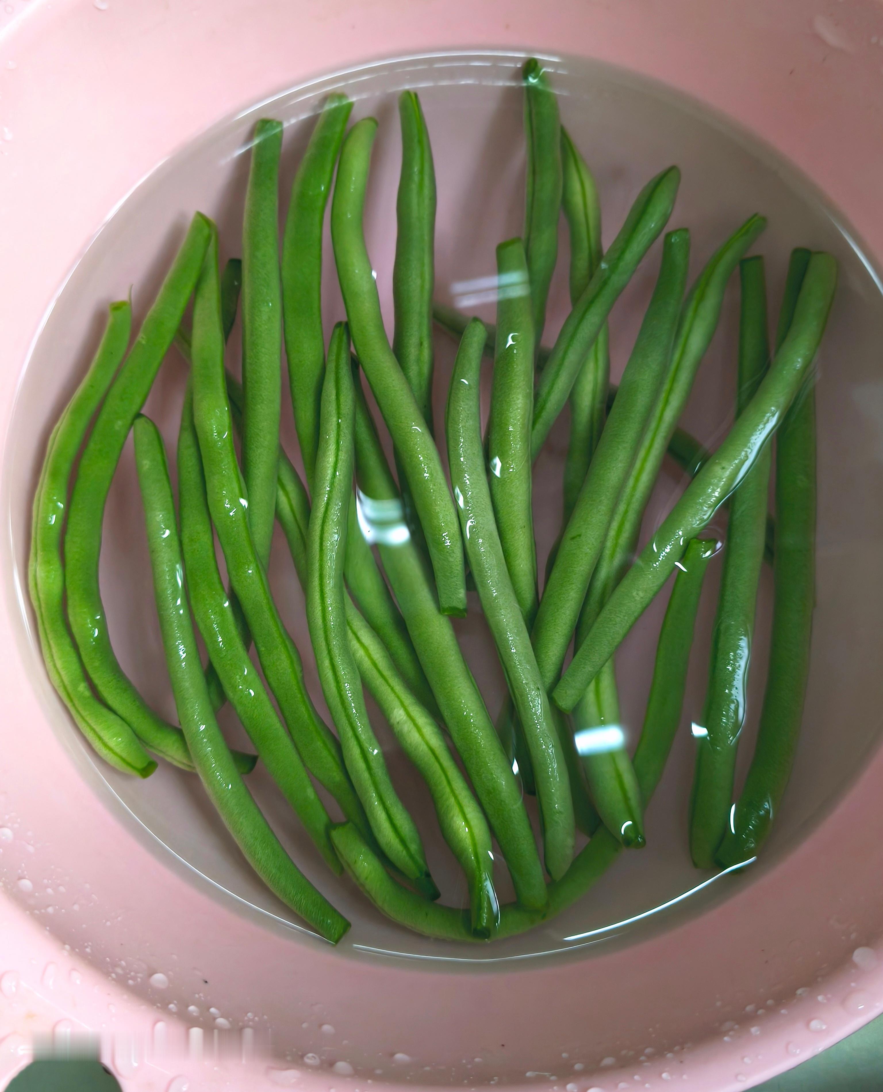 没想到有一天我也能吃到从菜园直达餐桌的新鲜菜了。生活手记