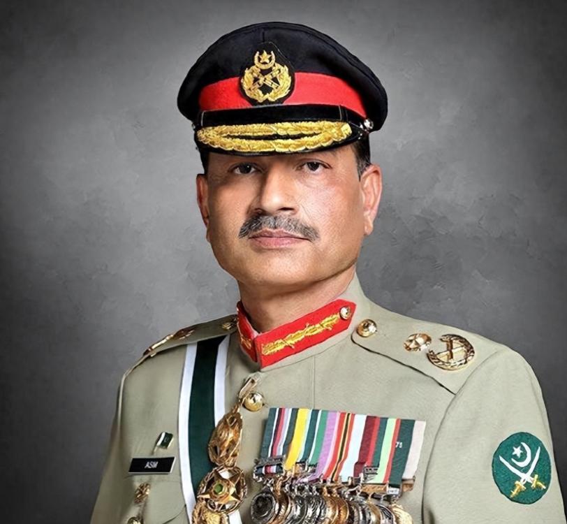 关键人物突访伊朗，局势要变。
巴基斯坦大元帅穆尼尔抵达德黑兰，伊朗外长亲自迎接。