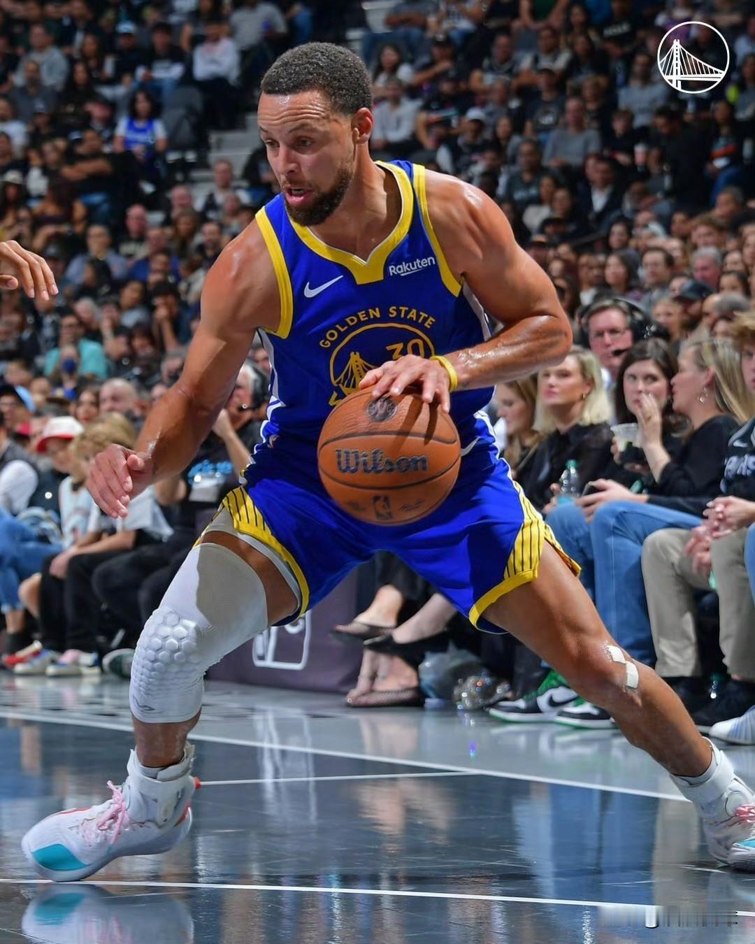 啊啊啊！库里也杀疯了！！！

——全场出战36分钟
——26投16中，三分球17