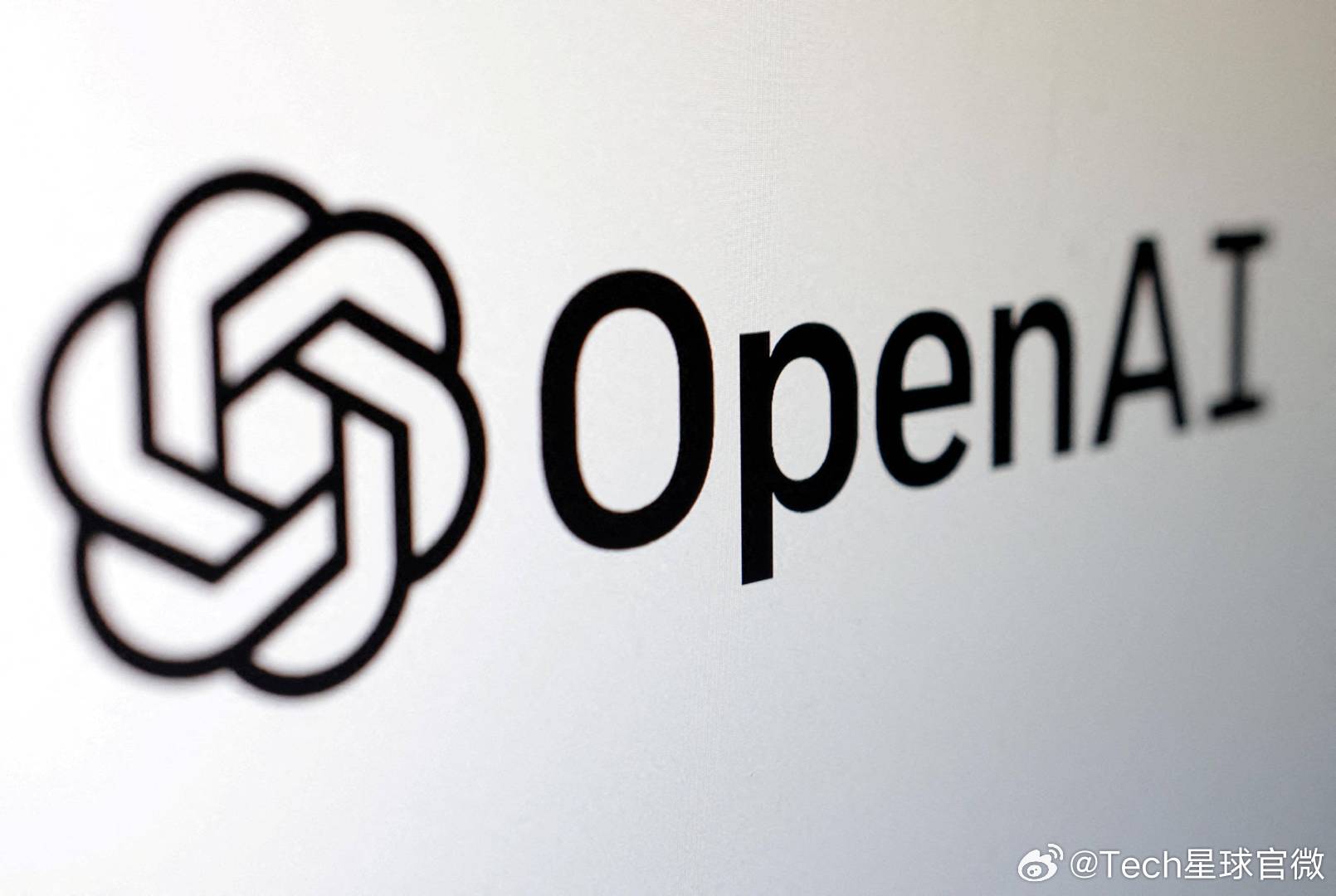【谷歌明星研究员跳槽至OpenAI 】谷歌明星研究员Noam Shazeer在社