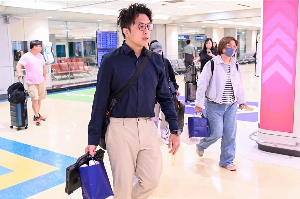 “倒阁”议题再交锋 沈伯洋批蒋万安政治操作、忽略市政
民进党台北市长参选人沈伯洋