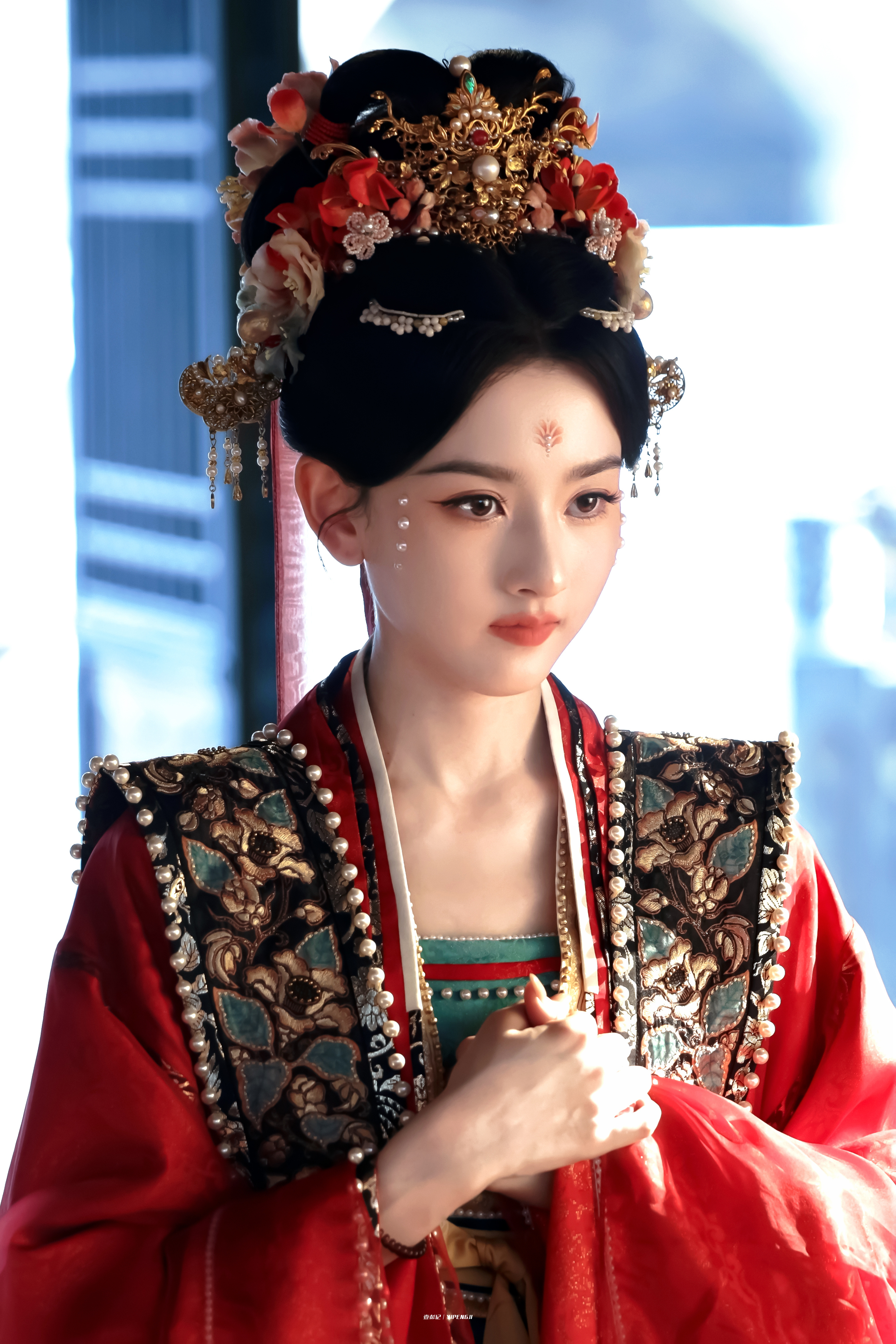 宋祖儿 · 𝙇𝙖𝙧𝙚𝙞𝙣𝙖  