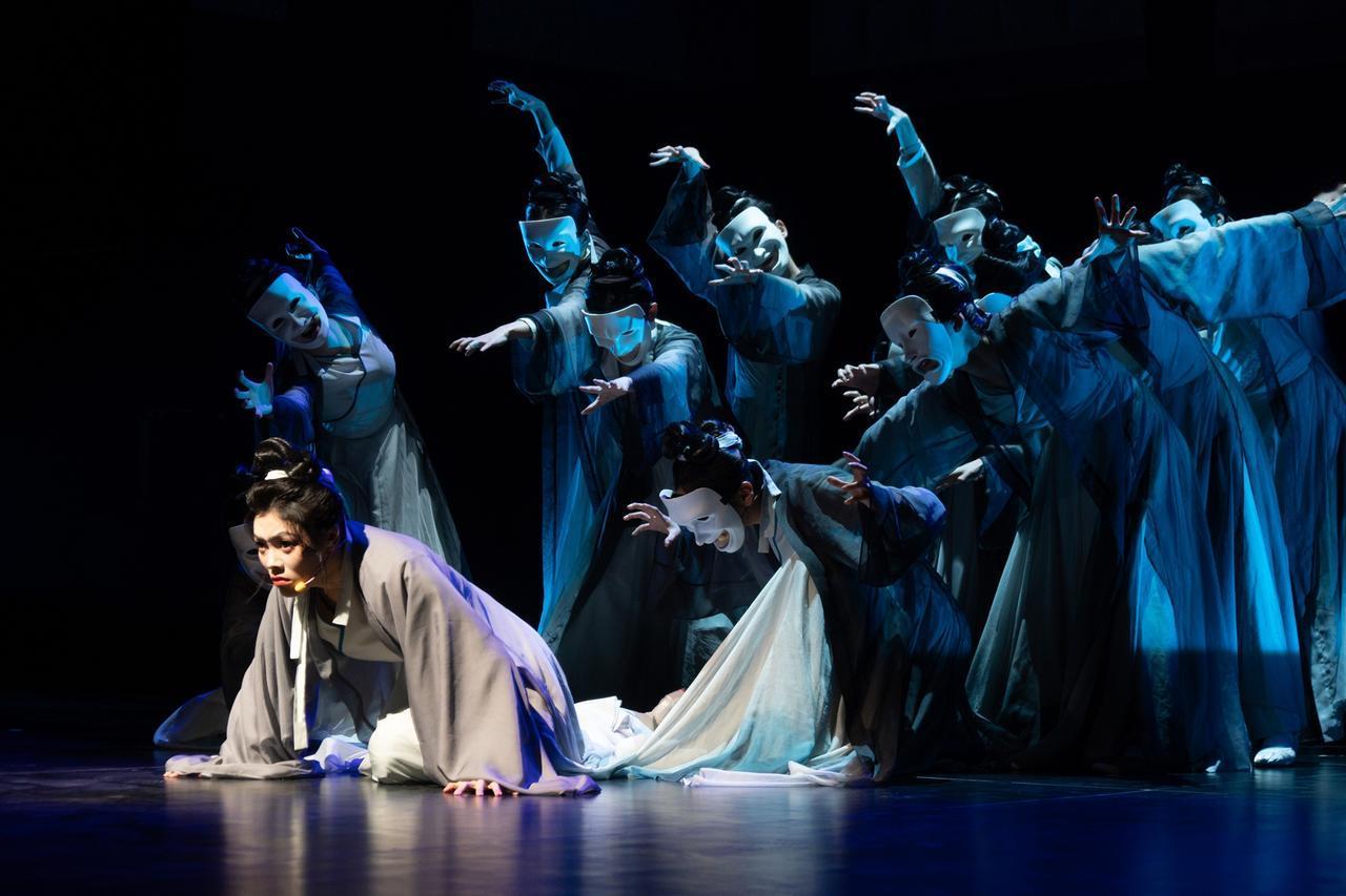 鹊华烟雨新画卷之“大宋风华起”，尽在泉城名士坊的“如梦令”宋词主题演艺乐园。东方