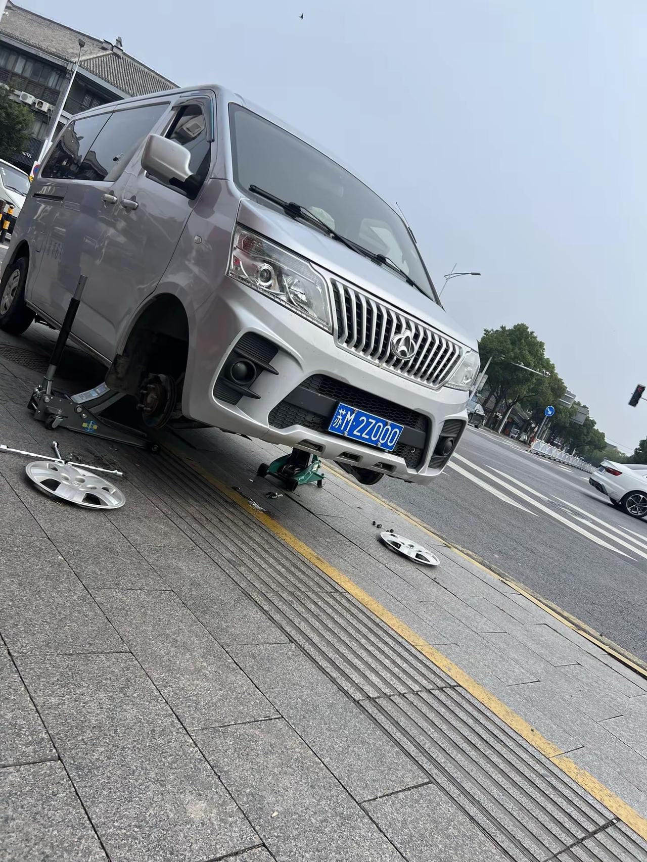 看过去远比看未来看的清楚，