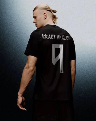 2026美加墨世界杯赛上，挪威队的耐克 Nike 球服上字体采用了北欧文字改造 
